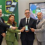 Inaugurazione della Cal App di Ferrovie Appulo Lucane, con rappresentanti che presentano l'app mobile innovativa.
